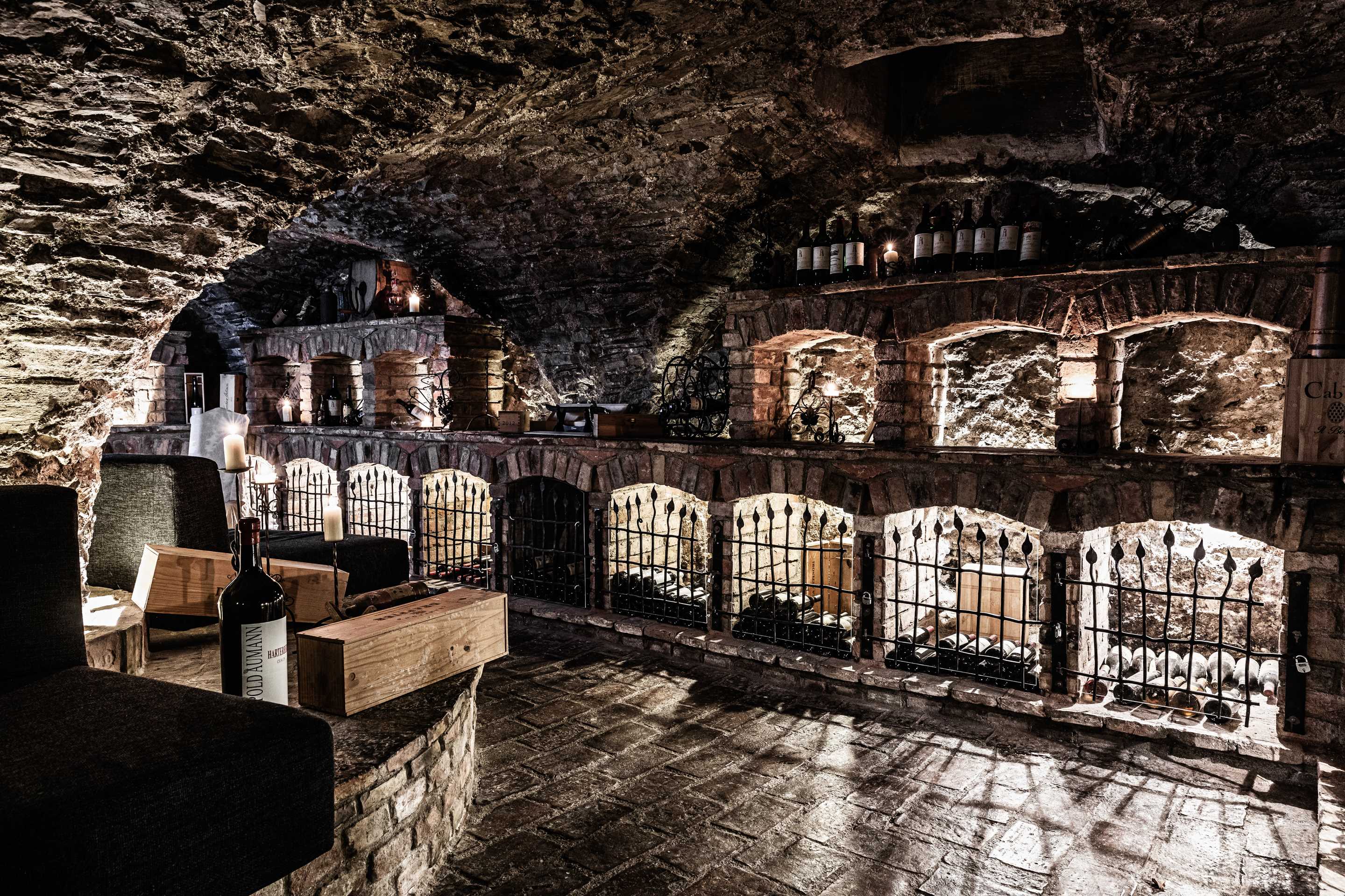 Silvester berge innsbruck innsbrucker feuerwerk feurige tanzende unsertirol24 reisetipps tourismuspresse Hotel mit Weinkeller in Tirol